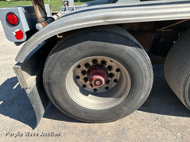 image for item DQ7346 1990 Fruehauf  pneumatic dry bulk trailer