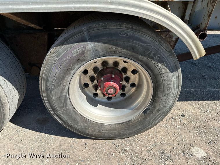 image for item DQ7346 1990 Fruehauf  pneumatic dry bulk trailer