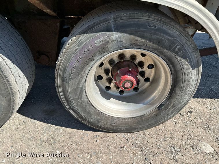 image for item DQ7346 1990 Fruehauf  pneumatic dry bulk trailer