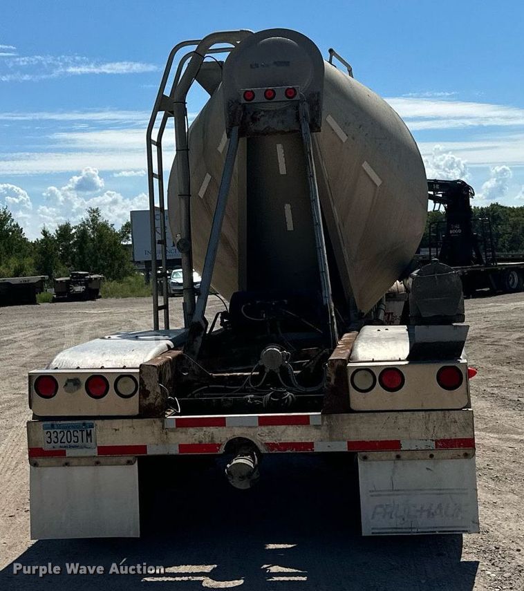 image for item DQ7348 2001 Fruehauf  pneumatic dry bulk trailer