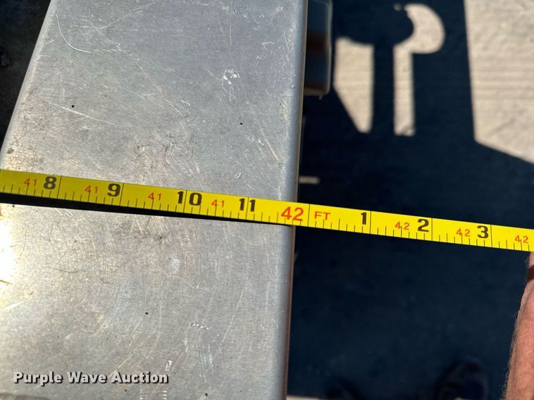 image for item DQ7348 2001 Fruehauf  pneumatic dry bulk trailer