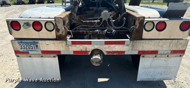 image for item DQ7348 2001 Fruehauf  pneumatic dry bulk trailer