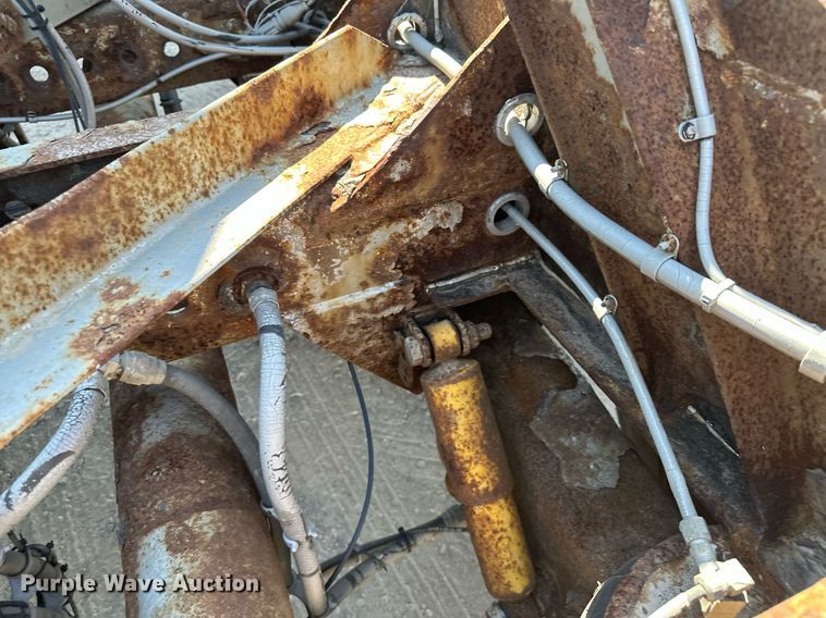 image for item DQ7348 2001 Fruehauf  pneumatic dry bulk trailer