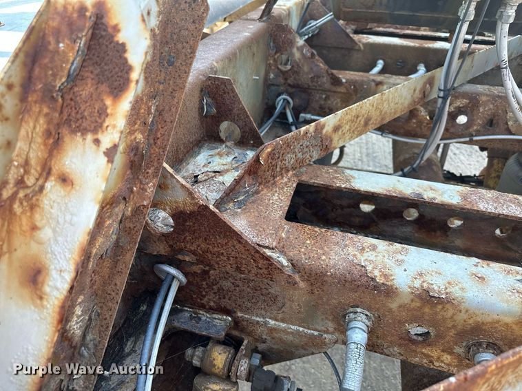 image for item DQ7348 2001 Fruehauf  pneumatic dry bulk trailer