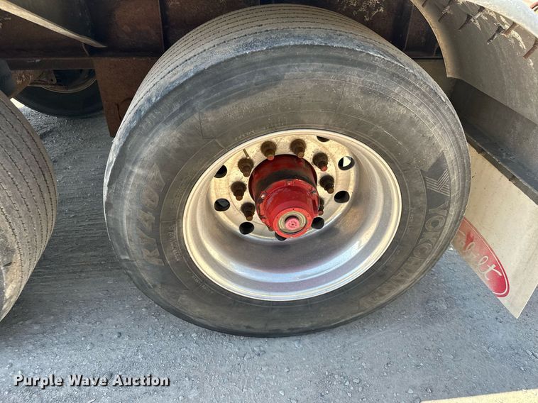 image for item DQ7348 2001 Fruehauf  pneumatic dry bulk trailer