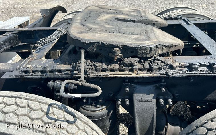 image for item KW9126 2012 Freightliner Cascadia  semi truck