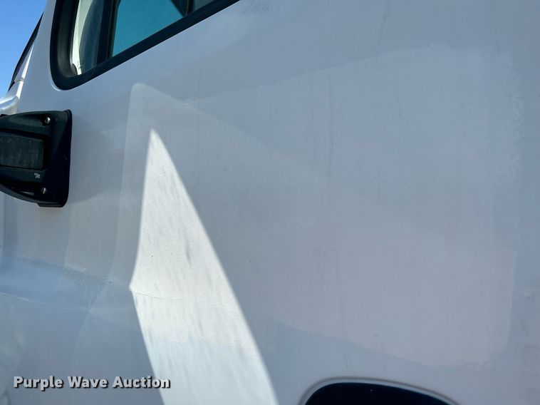 image for item KW9126 2012 Freightliner Cascadia  semi truck