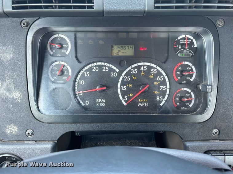 image for item KW9126 2012 Freightliner Cascadia  semi truck