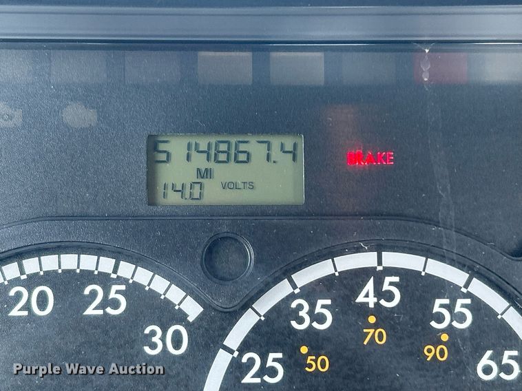 image for item KW9126 2012 Freightliner Cascadia  semi truck