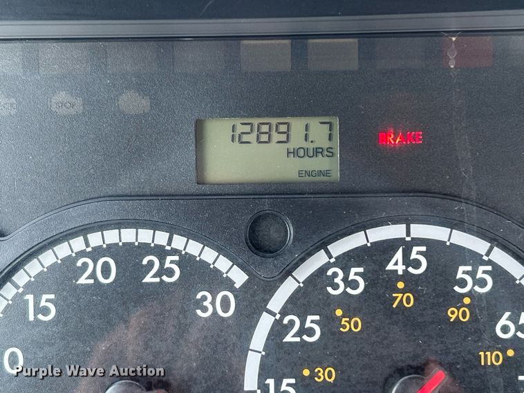 image for item KW9126 2012 Freightliner Cascadia  semi truck