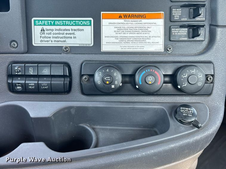 image for item KW9126 2012 Freightliner Cascadia  semi truck