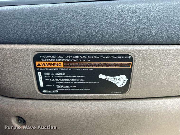 image for item KW9126 2012 Freightliner Cascadia  semi truck