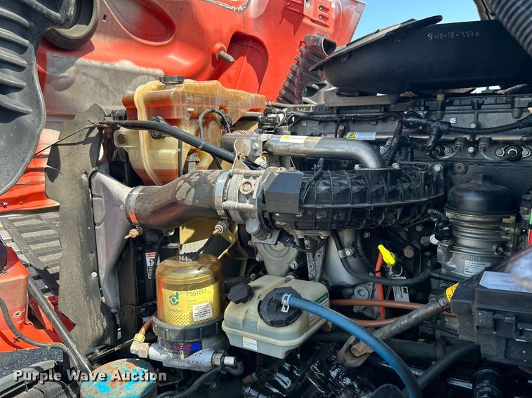 image for item KW9126 2012 Freightliner Cascadia  semi truck