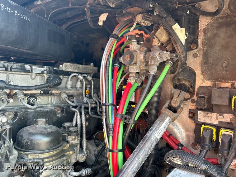 image for item KW9126 2012 Freightliner Cascadia  semi truck