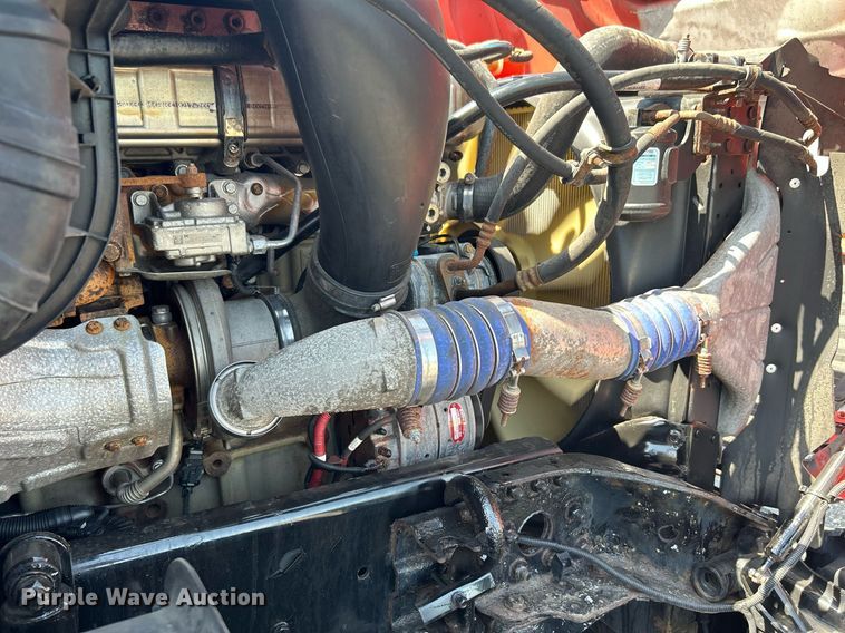 image for item KW9126 2012 Freightliner Cascadia  semi truck