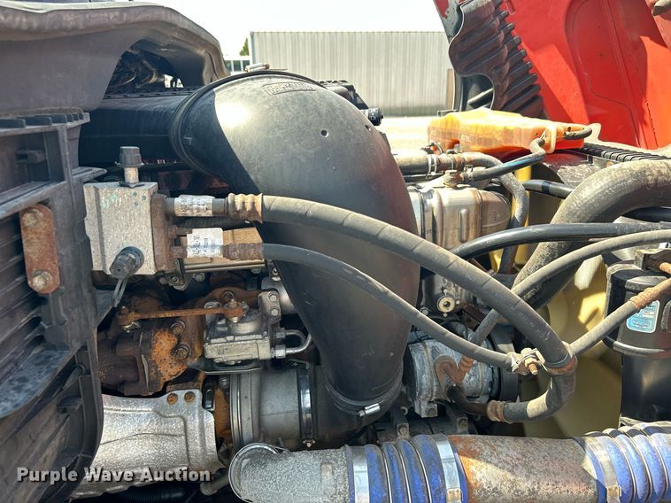 image for item KW9126 2012 Freightliner Cascadia  semi truck