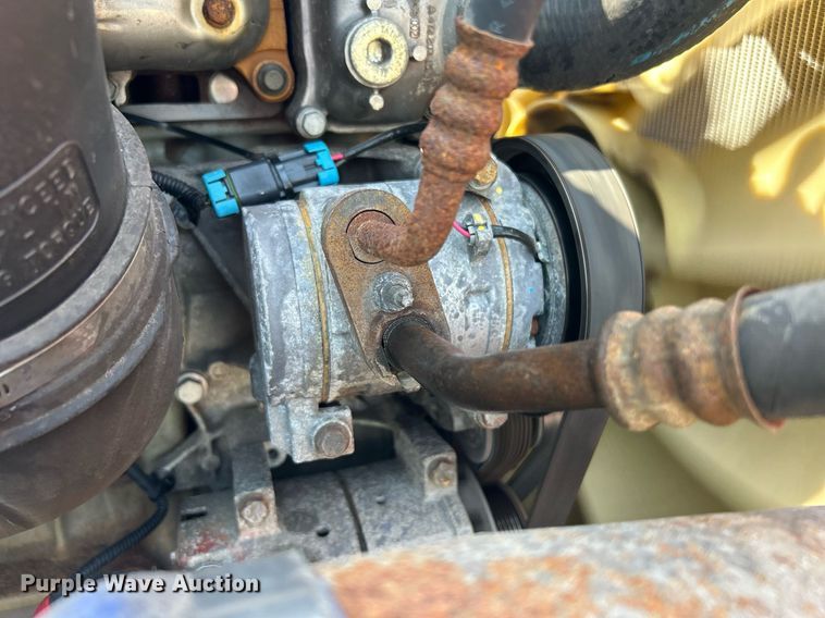 image for item KW9126 2012 Freightliner Cascadia  semi truck