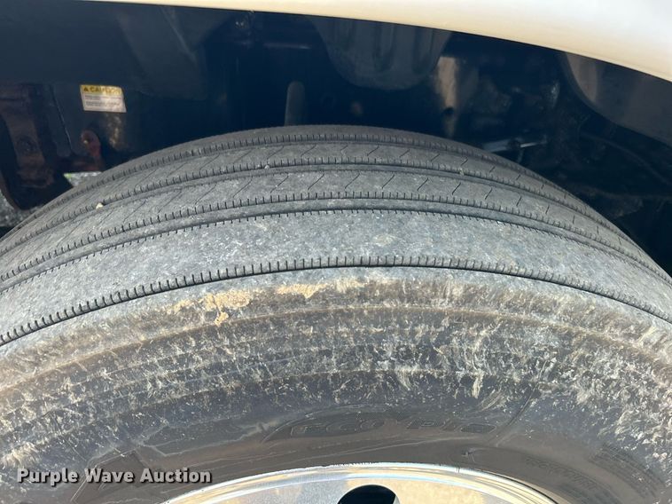 image for item KW9126 2012 Freightliner Cascadia  semi truck