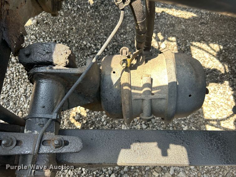 image for item KW9126 2012 Freightliner Cascadia  semi truck