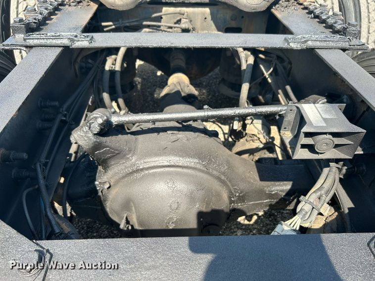 image for item KW9126 2012 Freightliner Cascadia  semi truck