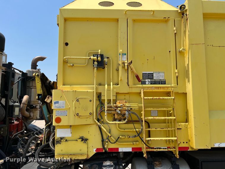 image for item LF9366 2008 American LaFrance Condor  refuse truck