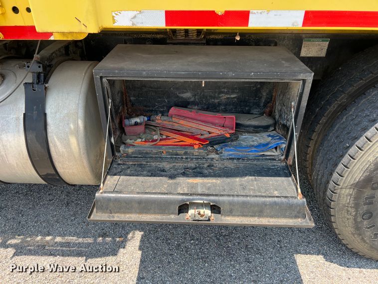 image for item LF9366 2008 American LaFrance Condor  refuse truck