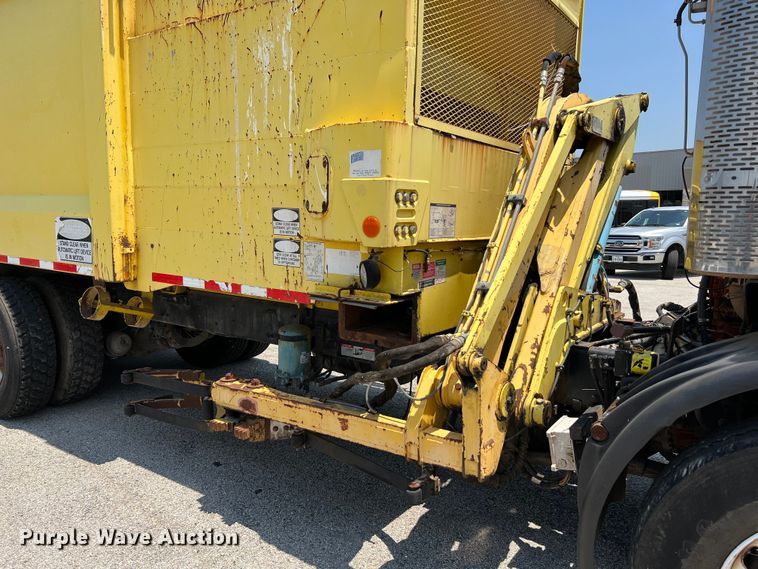 image for item LF9366 2008 American LaFrance Condor  refuse truck