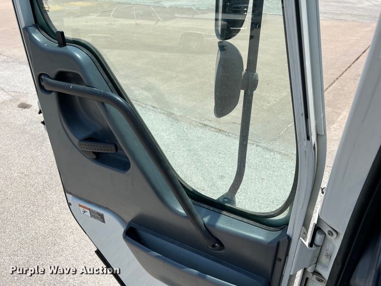 image for item LF9366 2008 American LaFrance Condor  refuse truck