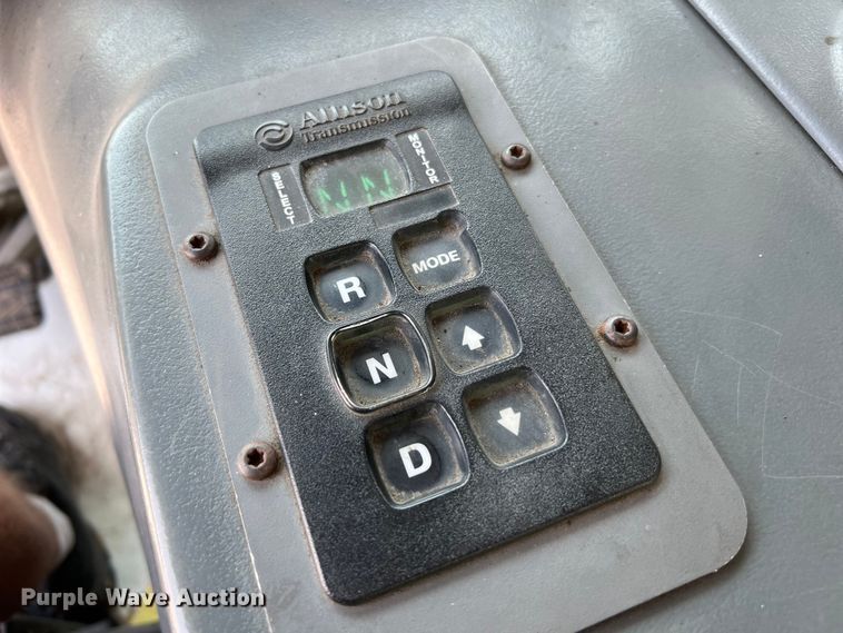 image for item LF9366 2008 American LaFrance Condor  refuse truck