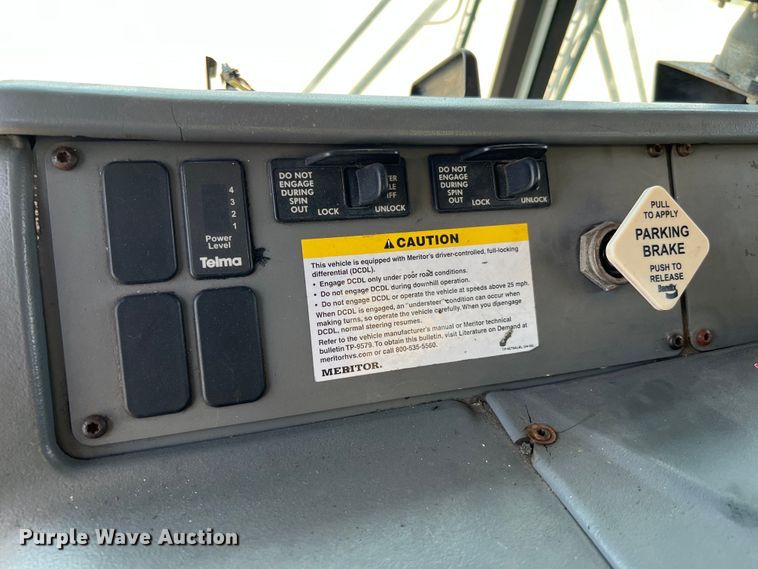 image for item LF9366 2008 American LaFrance Condor  refuse truck