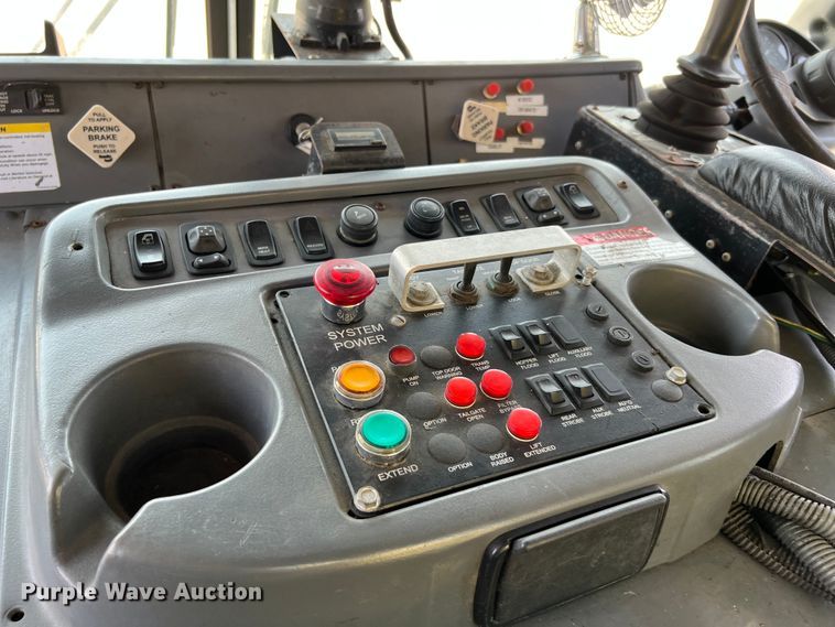 image for item LF9366 2008 American LaFrance Condor  refuse truck