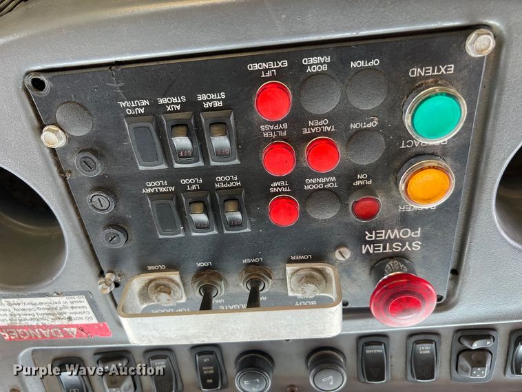 image for item LF9366 2008 American LaFrance Condor  refuse truck