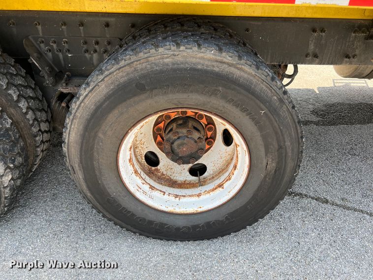 image for item LF9366 2008 American LaFrance Condor  refuse truck