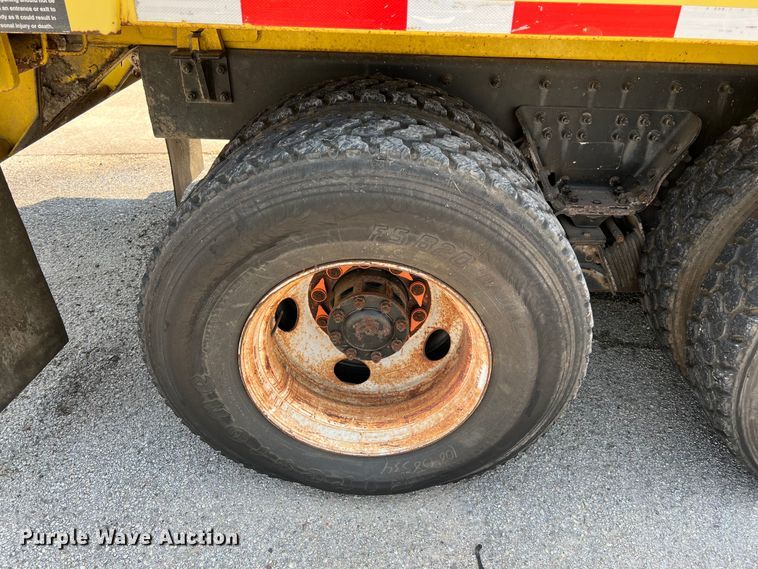 image for item LF9366 2008 American LaFrance Condor  refuse truck