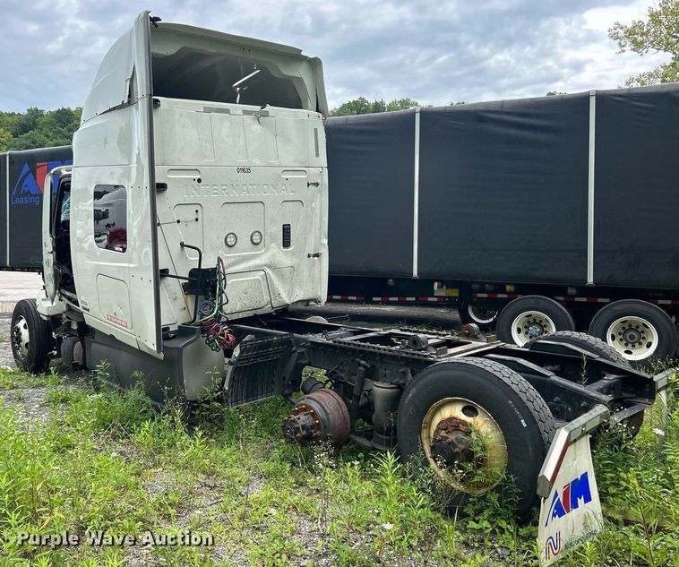 image for item LJ9774 2020 International LT625  truck cab and chassis