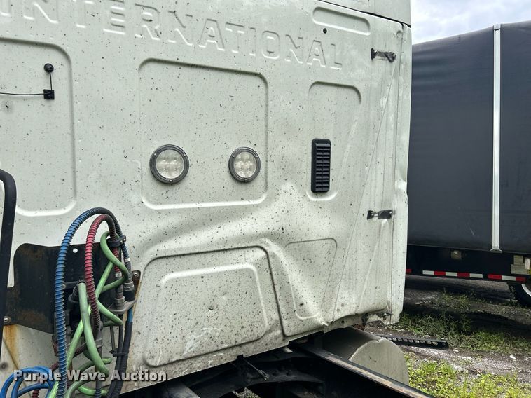 image for item LJ9774 2020 International LT625  truck cab and chassis