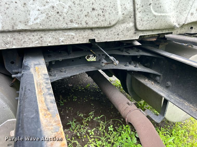 image for item LJ9774 2020 International LT625  truck cab and chassis