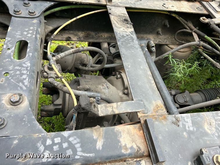 image for item LJ9774 2020 International LT625  truck cab and chassis