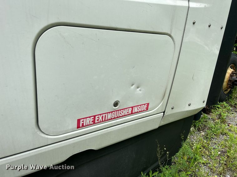 image for item LJ9774 2020 International LT625  truck cab and chassis