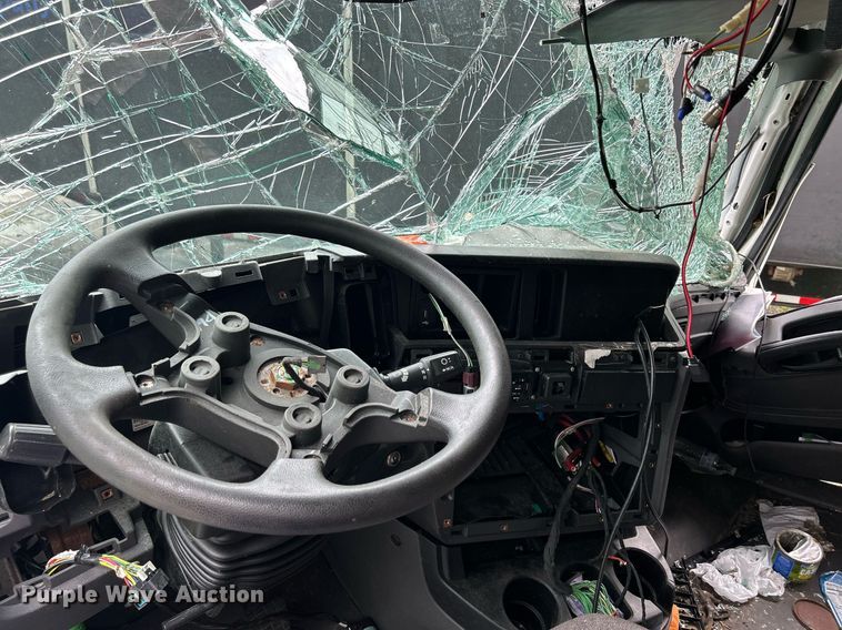 image for item LJ9774 2020 International LT625  truck cab and chassis