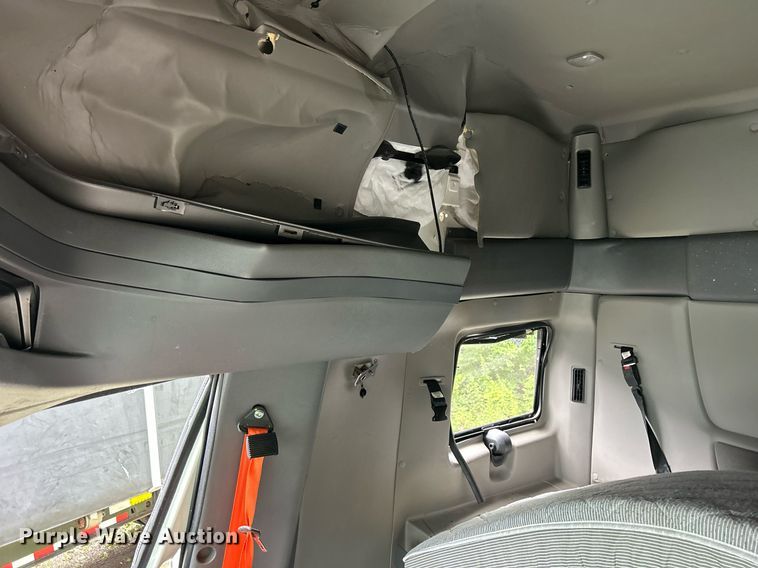 image for item LJ9774 2020 International LT625  truck cab and chassis