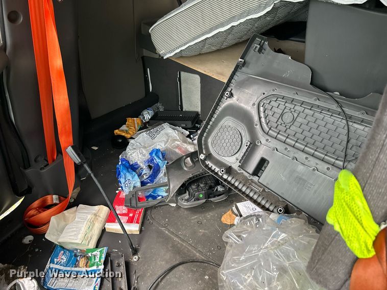 image for item LJ9774 2020 International LT625  truck cab and chassis