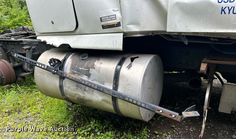 image for item LJ9774 2020 International LT625  truck cab and chassis