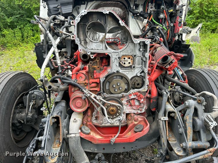 image for item LJ9774 2020 International LT625  truck cab and chassis