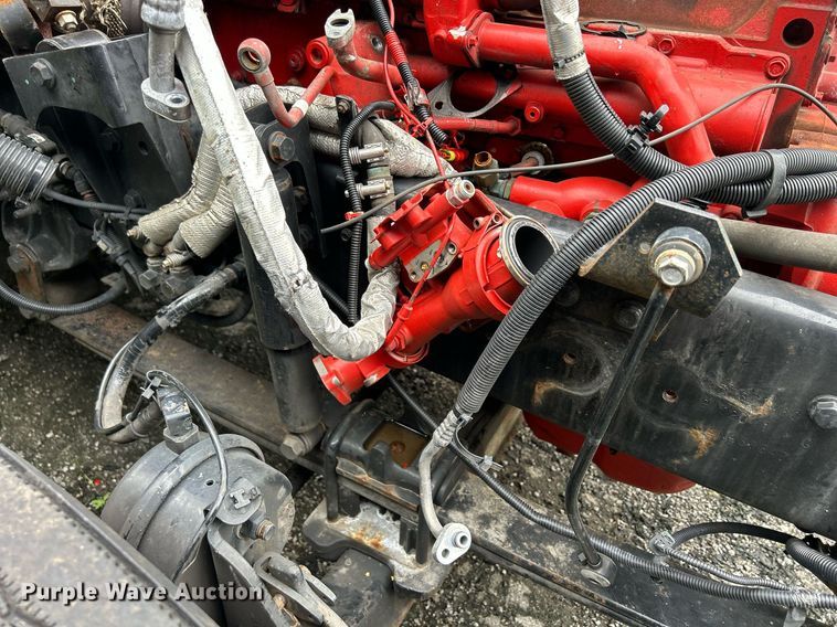 image for item LJ9774 2020 International LT625  truck cab and chassis