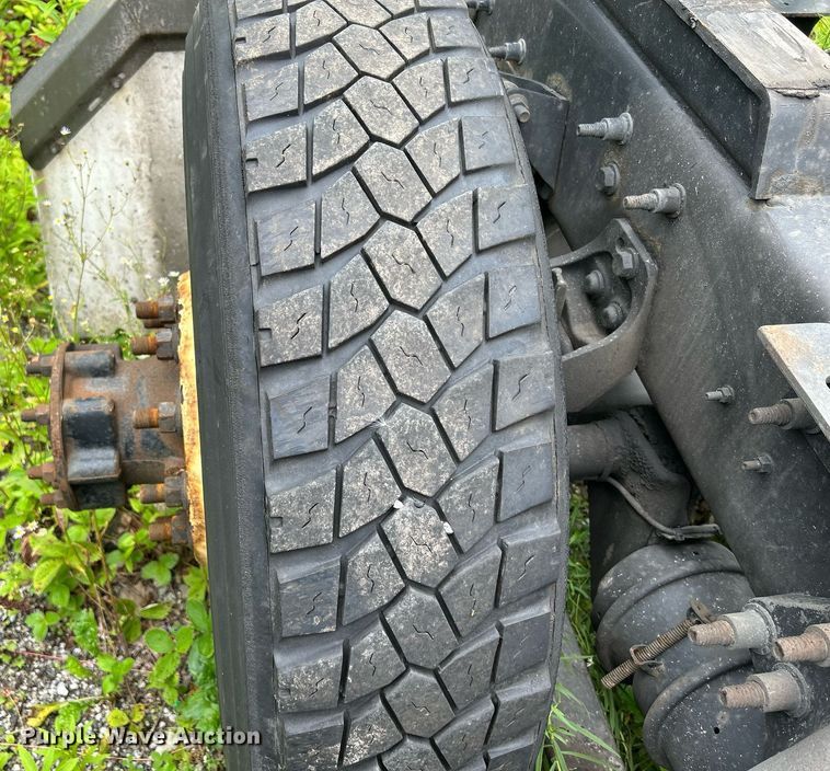 image for item LJ9774 2020 International LT625  truck cab and chassis