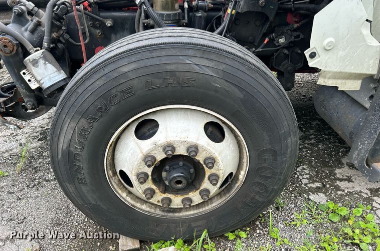 image for item LJ9774 2020 International LT625  truck cab and chassis