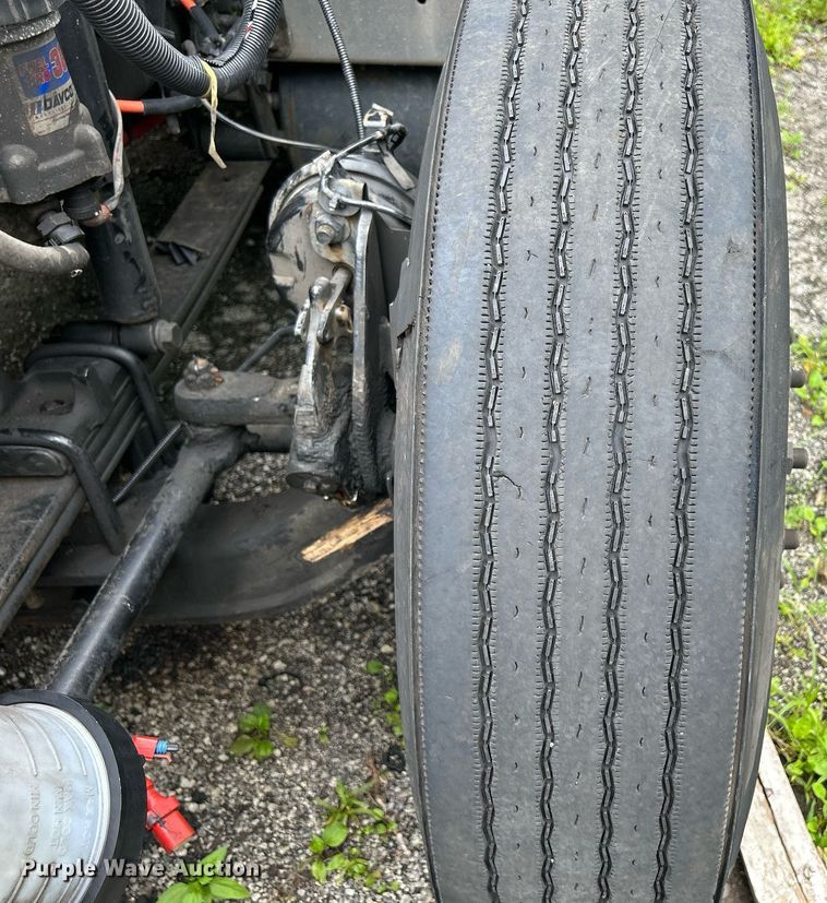 image for item LJ9774 2020 International LT625  truck cab and chassis