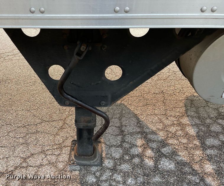 image for item LJ9775 2017 Utility VS2RA  refrigerated van trailer