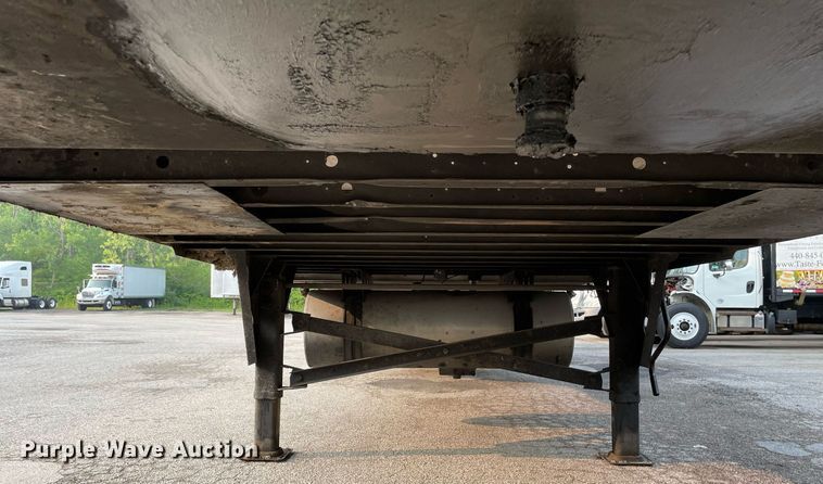 image for item LJ9775 2017 Utility VS2RA  refrigerated van trailer